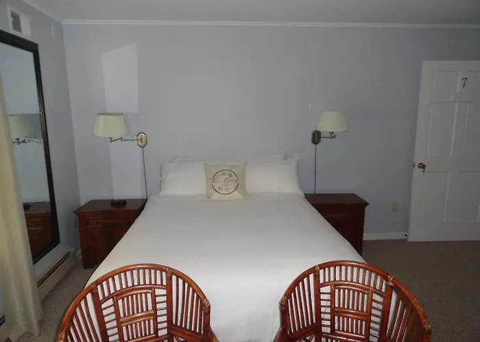 The Bond 1786 Inn (Adults Only)