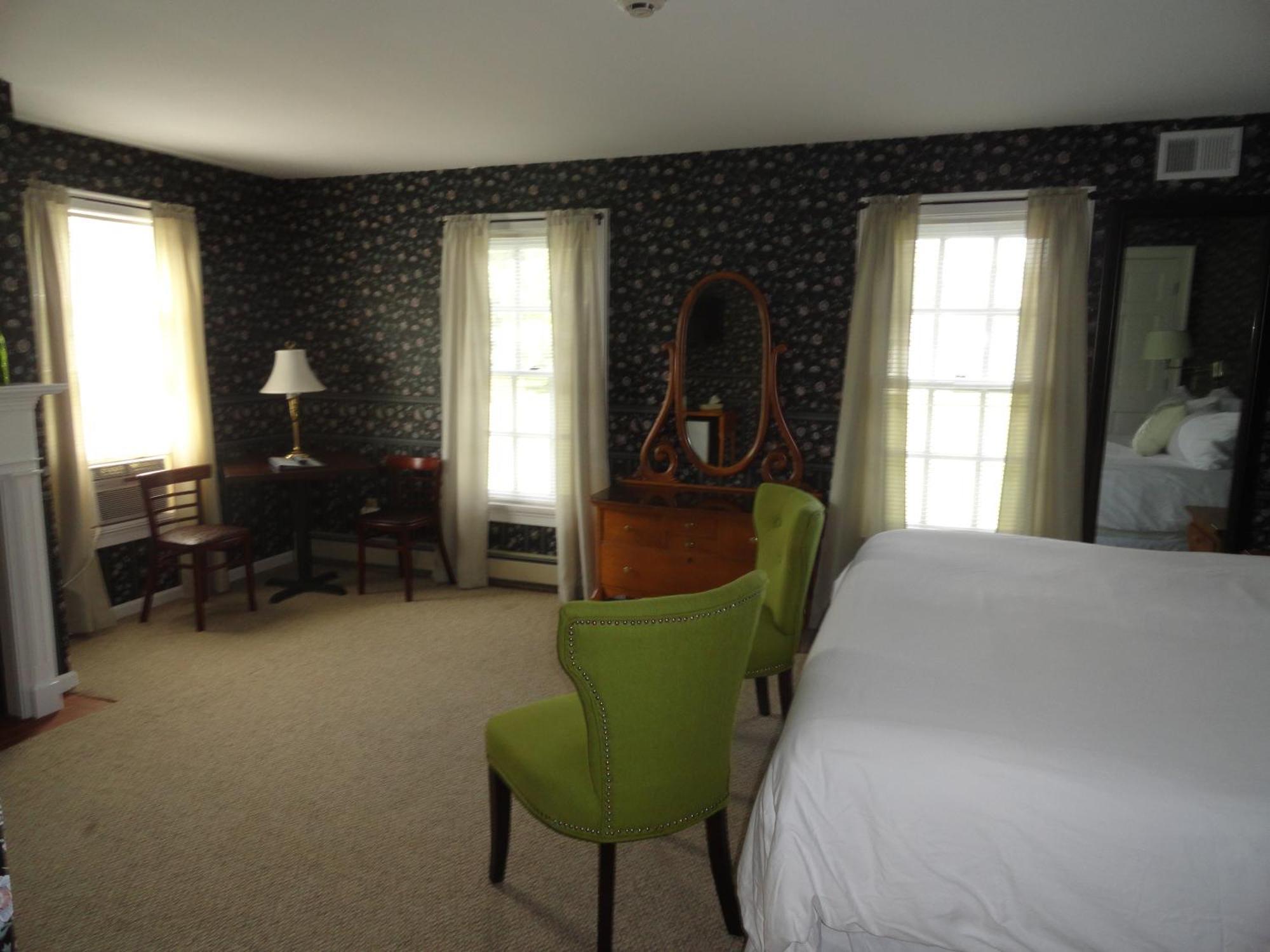 The Bond 1786 (adults Only) *