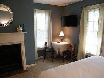 The Bond 1786 (adults Only) Locanda Warrensburg